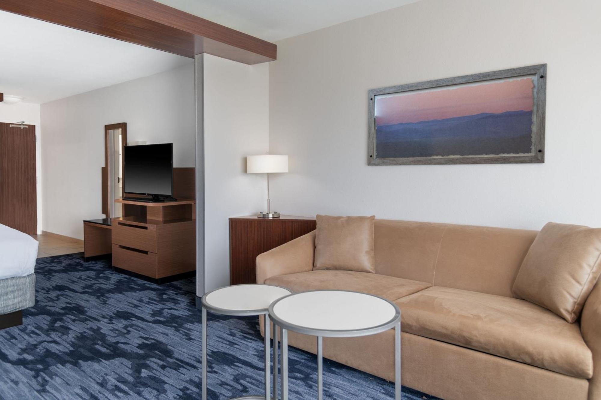 Fairfield Inn & Suites By Marriott Martinsburg Exterior photo